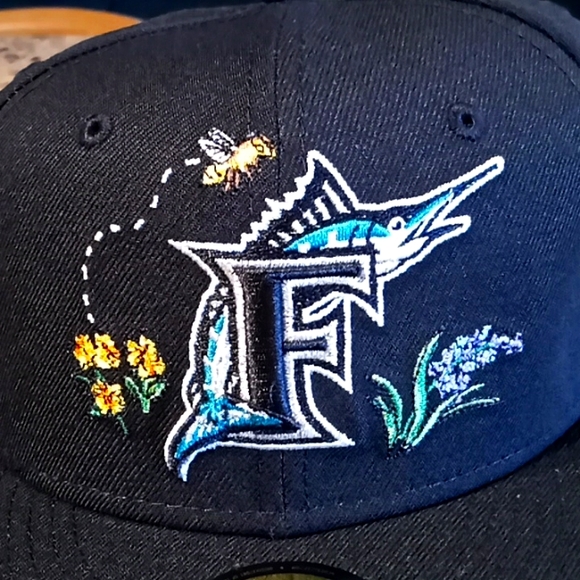Florida Marlins New Era Cap. Watercolor Floral. New With Tags. 7 1/8. - Picture 2 of 16